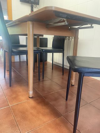 Mesa extensible madera y 4 sillas