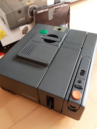 Proyector Reflecta Diamator AF en su caja