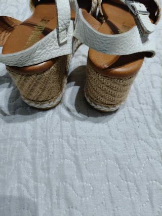 Sandalias Sam Edelman Beige y Blancas