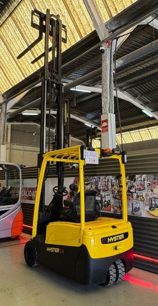 CARRETILLA ELEVADORA SEGUNDA MANO MATRICULADA