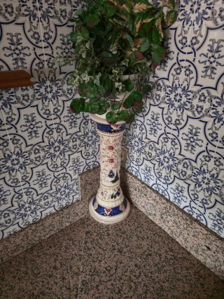 Jarrón de cerámica decorado