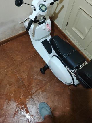 Vespa  bateria Niños Blanca Nueva
