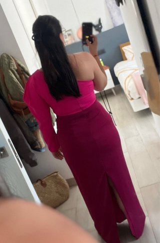 Vestido fiesta un hombro rosa y morado remolacha