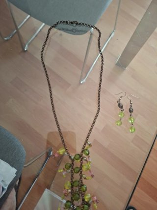Conjunto collar y pendientes