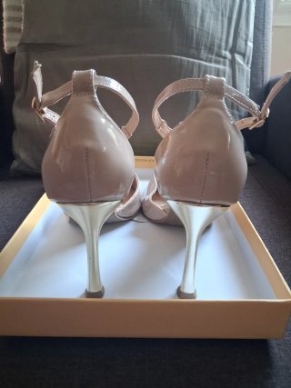 Zapatos Charol Nude T-Strap Tacón Mujer