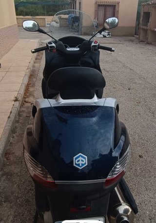 Piaggio MP3 400cc Maxi Scooter