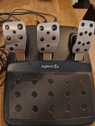 Volante Logitech G920 con Pedales
