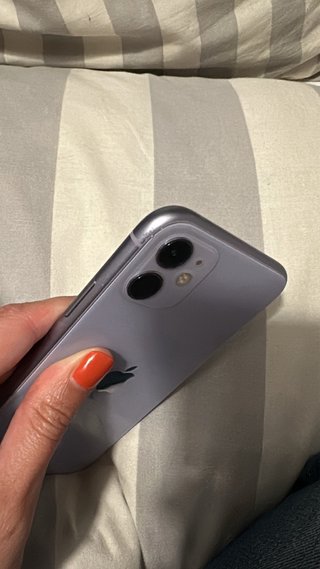 iPhone 11 Lila