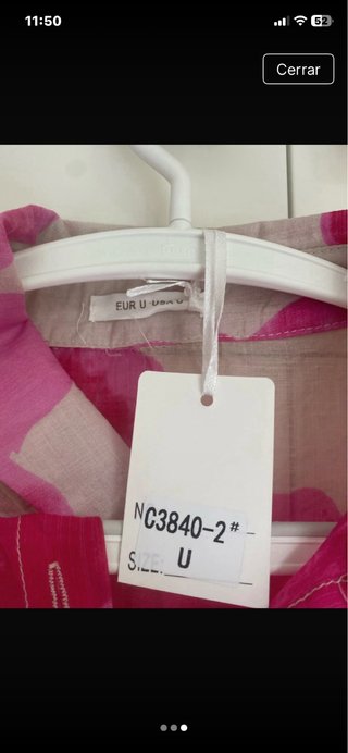 Camisa floreada rosa y verde