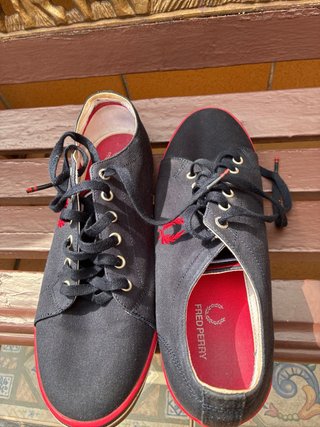 Zapatillas Fred Perry Azules y Rojas