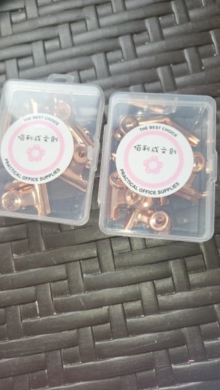 Clips de papelería color oro rosa