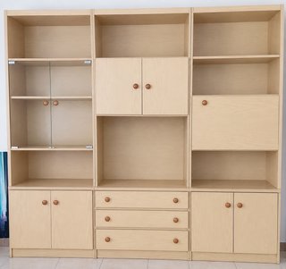 Mueble de salón y TV madera clara