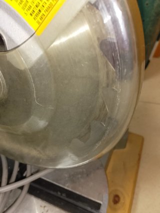 Ingletadora Makita con bolsa de polvo