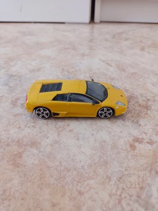 Coches de colección amarillos