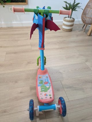 Patinete infantil 3 ruedas dragón ajustable altura