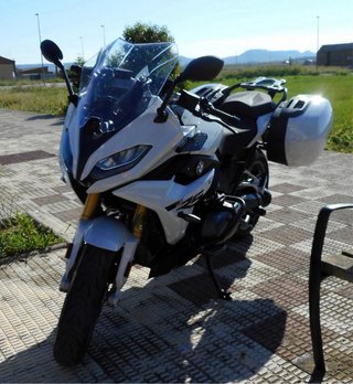 BMW R 1250 RS 2024 Blanca y Negra