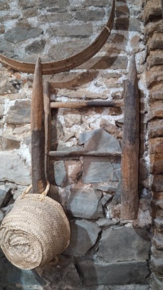 Escalera de carro antigua de madera