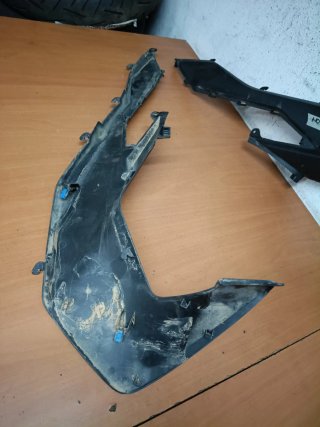 Lateral Honda Forza 125 (2017-2018)