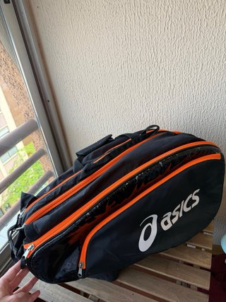 Paletero Asics Negro y Naranja
