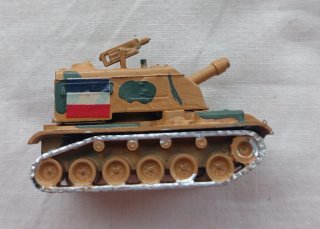 Soldatini di plastica e carro armato militare