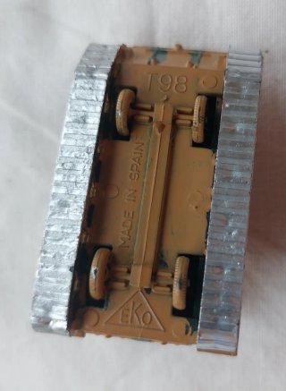 Soldatini di plastica e carro armato militare