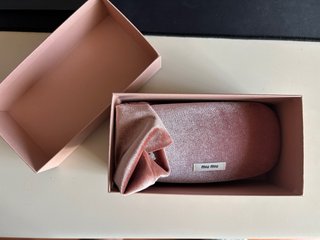 Gafas de sol Miu Miu negras BU09S