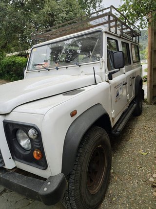 Land Rover Defender 2011