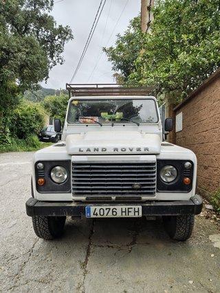 Land Rover Defender 2011