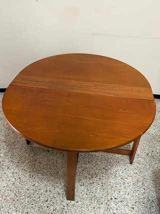 Mesa ovalada extensible de madera