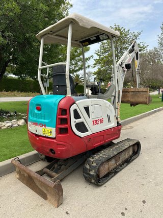 Miniexcavadora Takeuchi TB 216