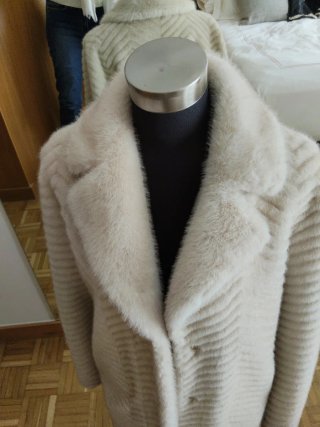 Chaquetón piel sintética beige