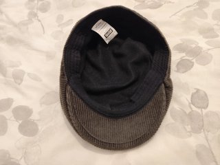 GORRA CAMPERA Y 3 CORBATAS