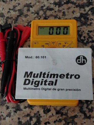 Multímetro Polímetro Digital.