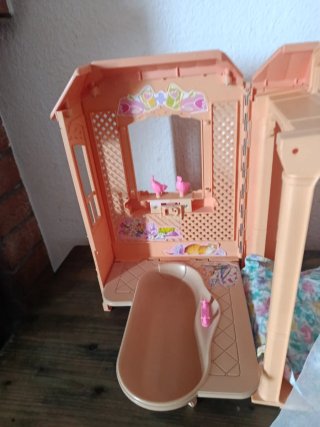Casa Barbie vintage con bagno e letto