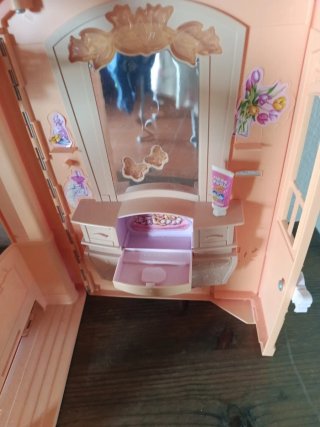 Casa Barbie vintage con bagno e letto