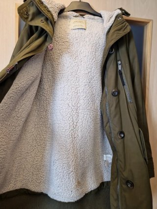 Parka Zara mujer verde militar
