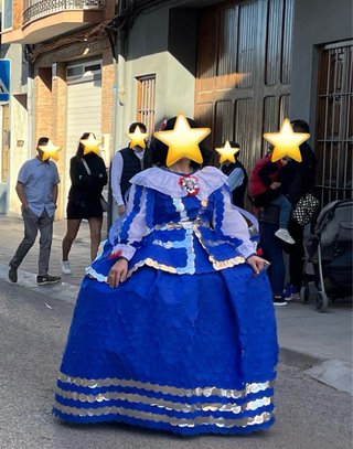Traje de Las Meninas de papel