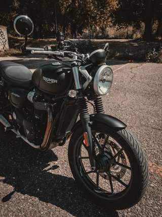 Triumph Street Twin 900 Black Matte.