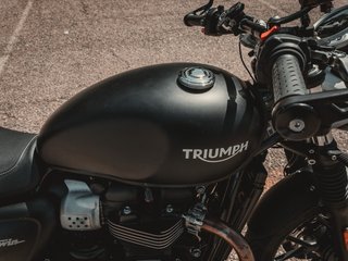 Triumph Street Twin 900 Black Matte.