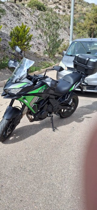 Kawasaki Versys 650 Negra y Verde