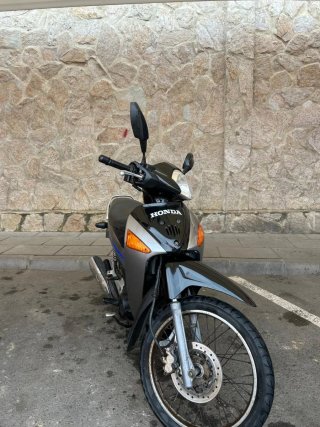 Honda 125 Moped Plata y Azul