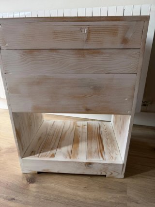 2 Mesitas de noche de madera rústica