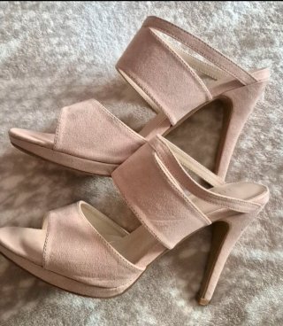 Zapatos de tacón nude