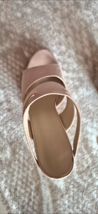 Zapatos de tacón nude
