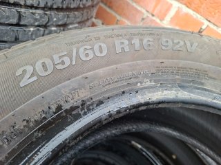 Neumáticos 205/60/16