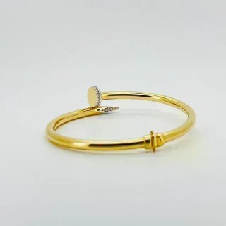 Pulsera de oro con diamantes