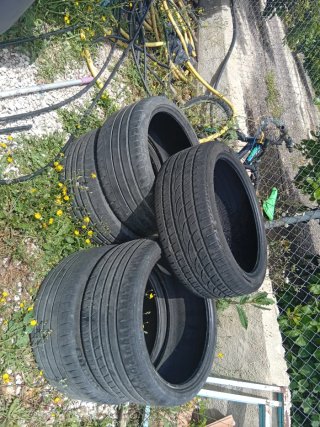 Lote neumáticos  245 35 r19 xl Cinco unidades