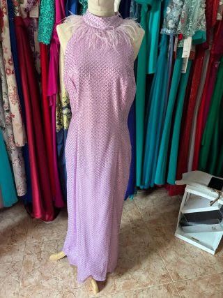 Vestido largo lentejuelas y plumas