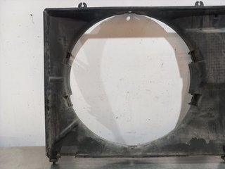 CALANDRA DELANTERA DE RADIADOR MITSUBISHI MONTERO