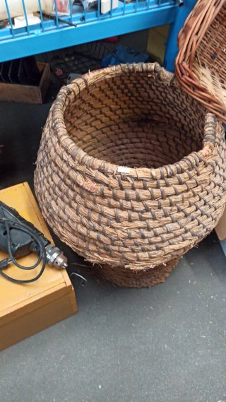Se vende Cesta de mimbre grande artesanal 50€